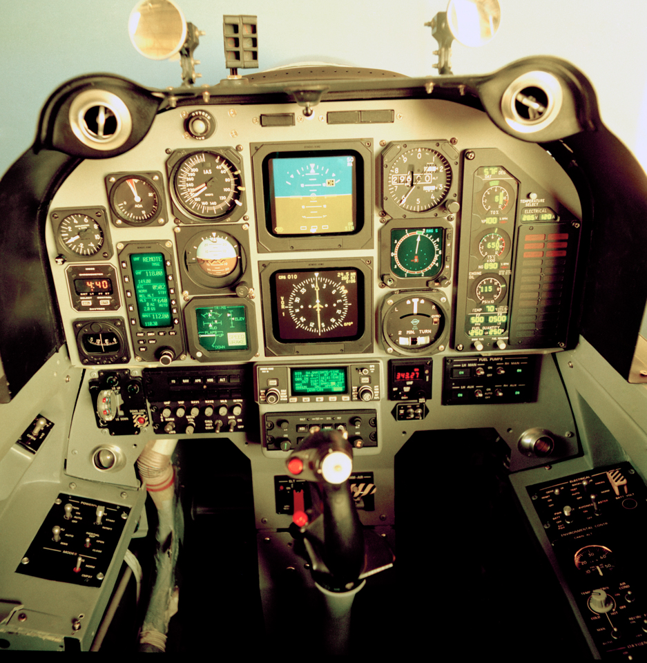 emb-312-cockpit.jpg
