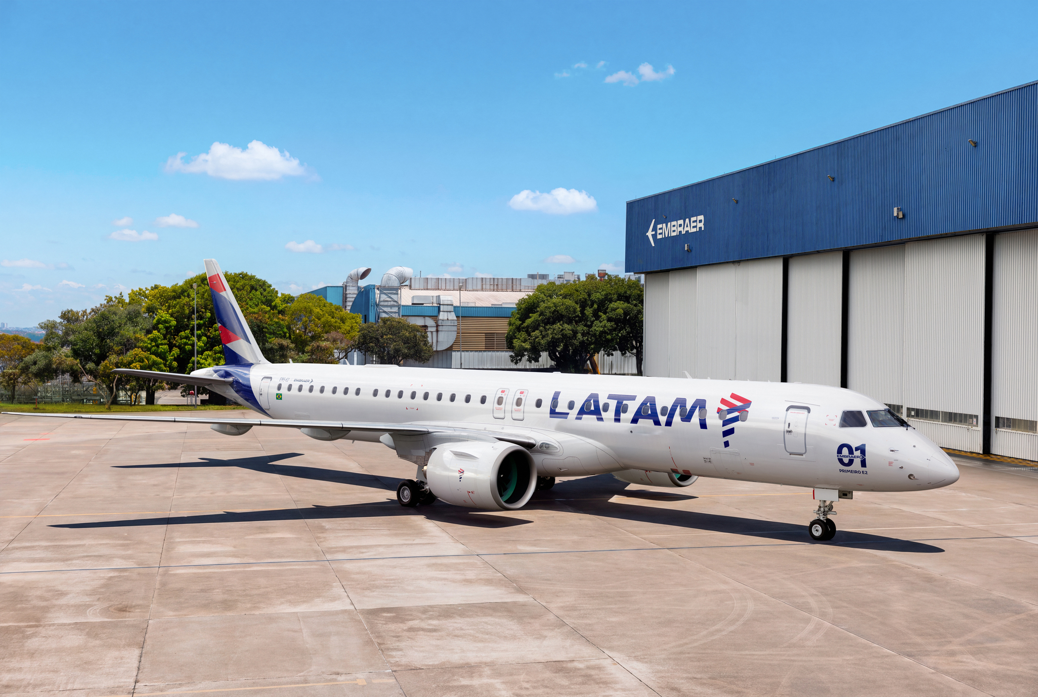 Embraer and LATAM Sign Component Pool Program Agreement for the E195-E2 fleet ordered by the airline